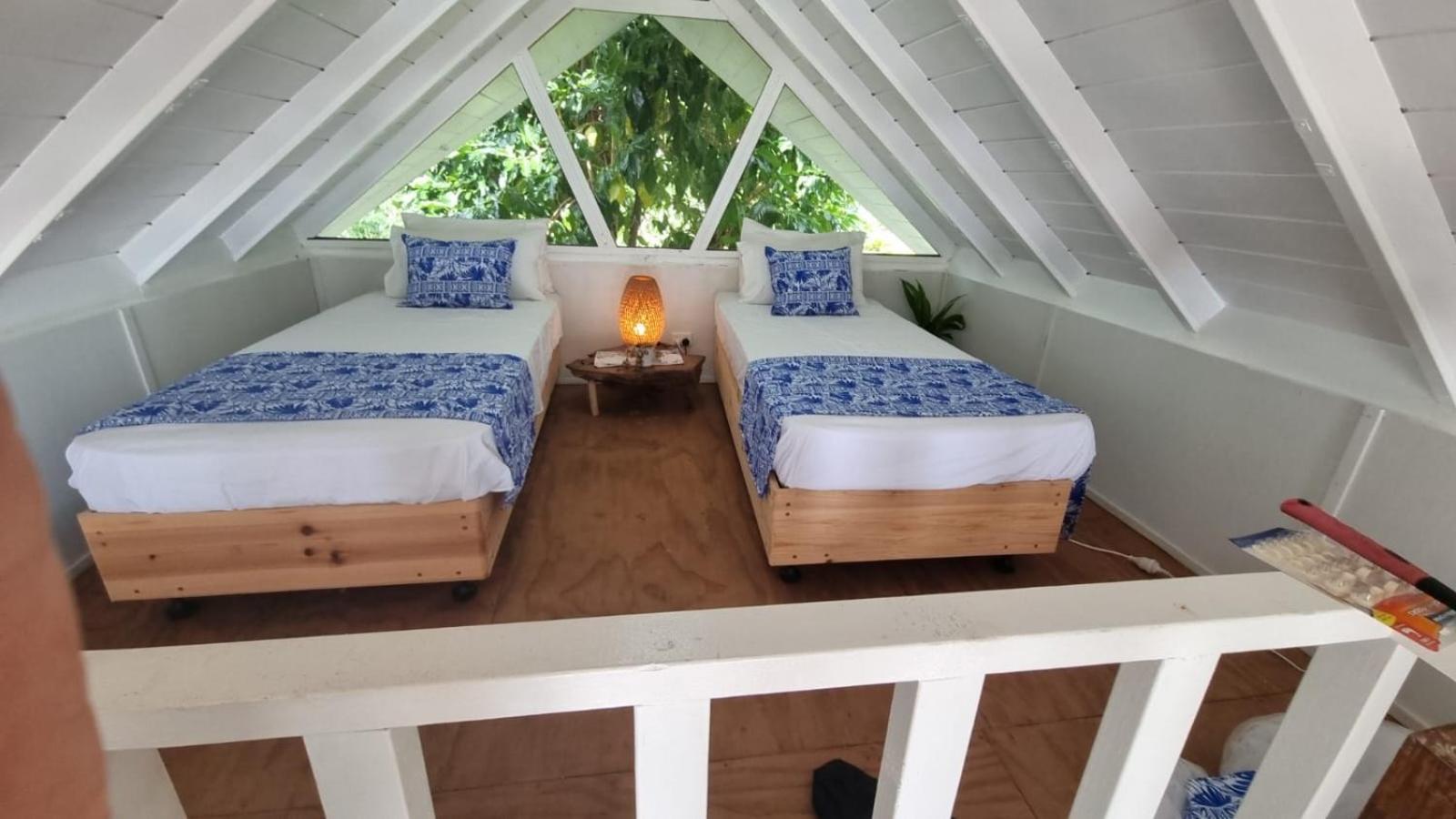 Whispering Palms - Absolute Beachfront Villas Port Vila Dış mekan fotoğraf